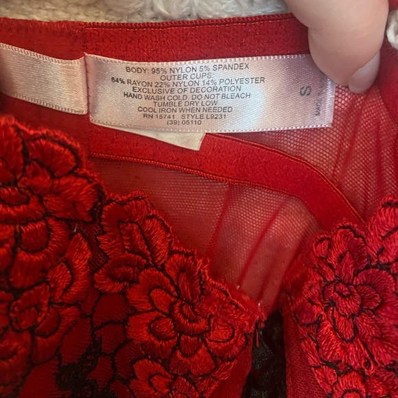 Inner Secrets Babydoll mesh red and black slit open front - Picture 6 of 7